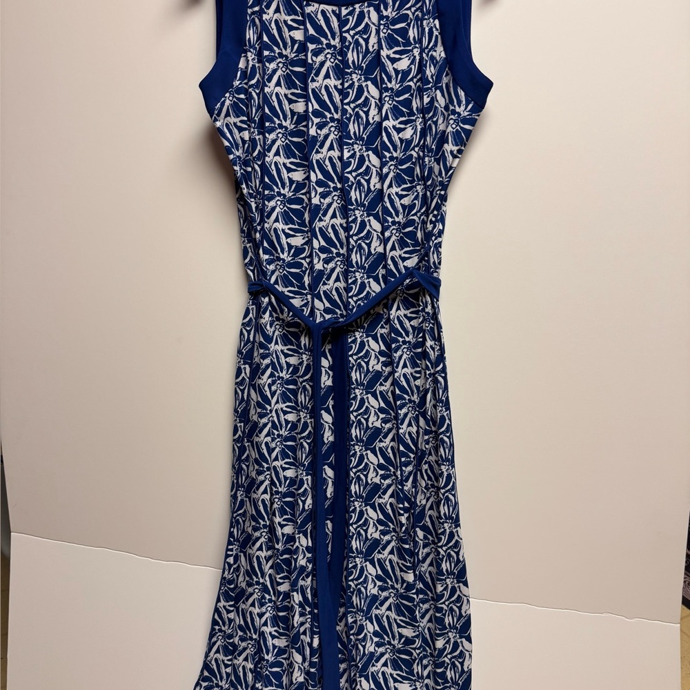 Perceptions Blue and‎ White Leaf Print Maxi Dress